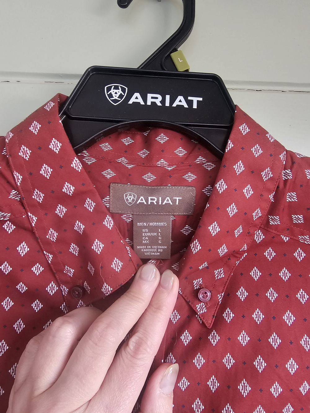 Ariat Men's Red Patterned Button-Up Shirt